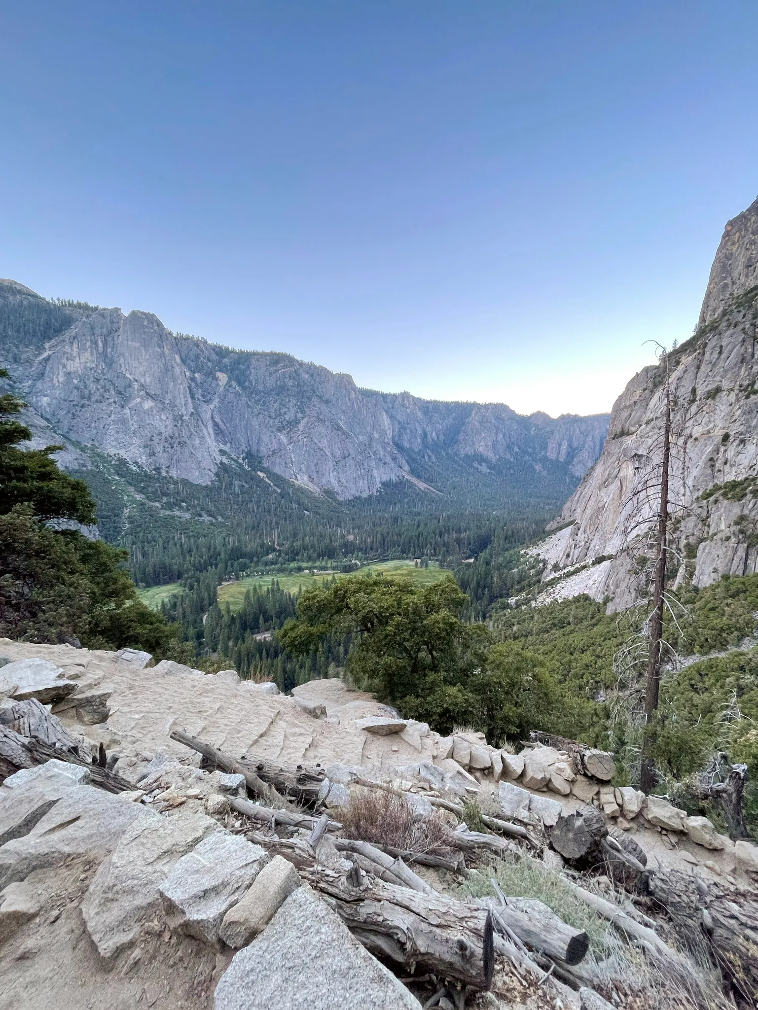 Switchbacks on the way on the Upper Yosemite Falls trail.